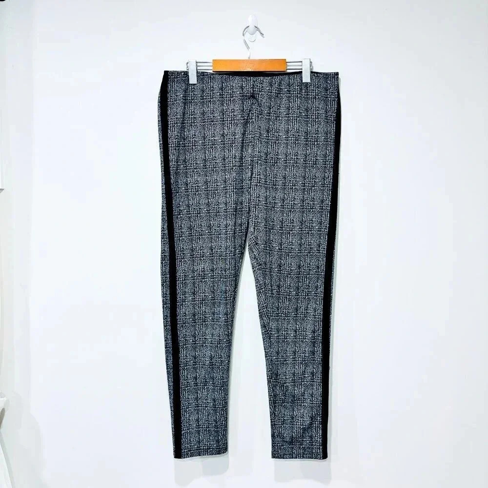LE CHÂTEAU Gray plaid leggings